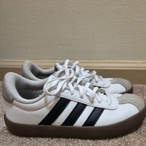 Adidas Kids Sneakers White Black Gum Sole Size 2 Youth